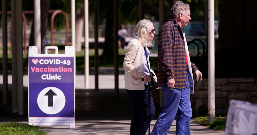 Fauci, ABD virüslerindeki insanları endişelendirecek gibi göstereceklerini söylüyor.