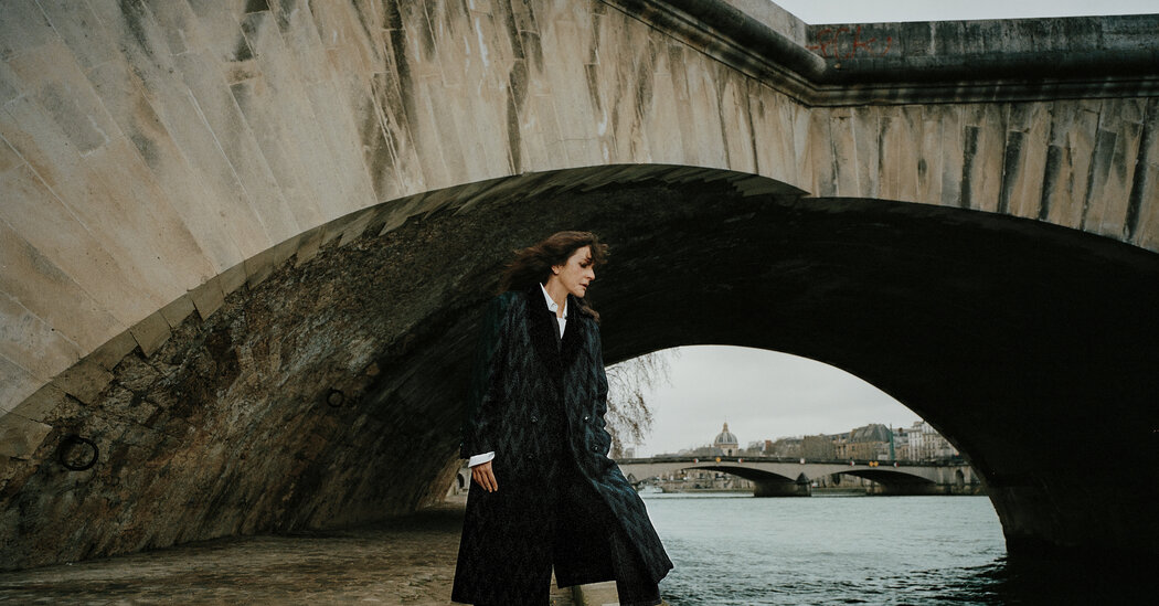 Virginie Viard için Seine Nehri Yürüyüşleri Sırasında İlham Geliyor