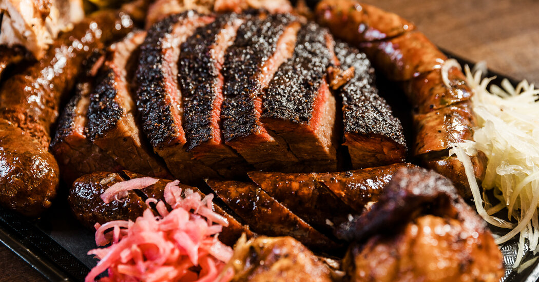 West Oakland’da Barbekü Geri Döndü – Kızarmış Tavuk yanında