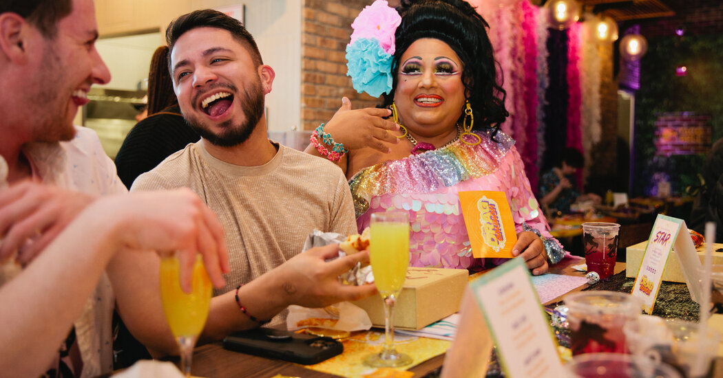 Taco Bell’de, Drag Brunch Kurumsallaşıyor