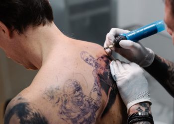 Dövme Sanatçıları Avrupa’da Daha Gri Bir Palet Yüzleşiyor