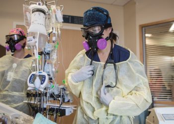 Tıknaz Bir Maske Havadaki Hastalıklara ve N95 Atıklarına Cevap Olabilir