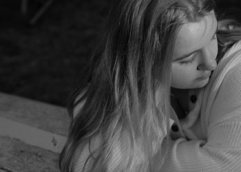 Bu Çocuğa 10 Psikiyatrik İlaç Reçetesi Yazıldı.  O Yalnız Değil.