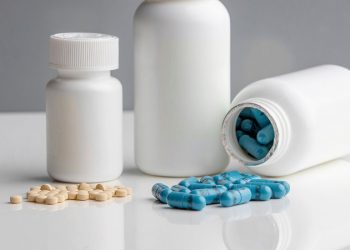 Kalp Hastaları Haplarını Nasıl Aldırır?  Onlara Sadece Birini Verin.