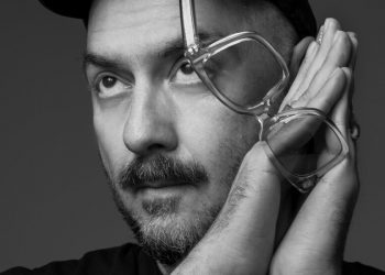 Rus Film Yapımcısı Hollywood ve Moskova Arasında Sıkıştı