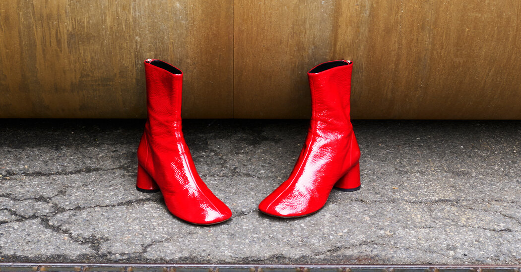 Bu Sezonun Aksesuarları Cesur, Parlak ve Su donanımı