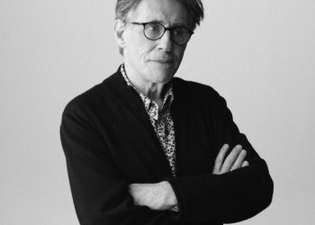 Gabriel Byrne Broadway Şovunun Sonunu Düşünüyor ve Bir Şaka Anlatıyor