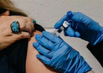 Bir Federal Mahkeme California’nın Yeni Tıbbi Yanlış Bilgi Yasasını Engelledi