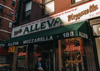 Küçük İtalya Peynir Dükkanı Alleva Dairy 130 Yıl Sonra Kapanacak