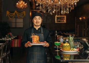 Tayland’ın Yüzen Pazarlarından İlham Alan Bir Yemek Deneyimi