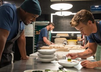 “The Bear”da Fine-Dining Restoranında Staj Yapmak Gerçeklikten Daha Pembe