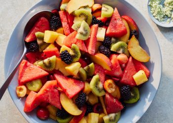Üzücü Olmayan Bir Meyve Salatası