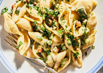 Yaz Kabak ve Fesleğeninden En İyi Şekilde Yararlanmak için Hızlı Tek Kaplı Makarna