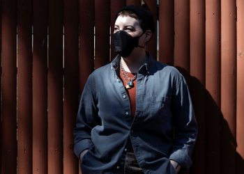 Hastanelerde Virüsler Her Yerde.  Maskeler Değildir.