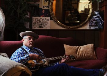 Siyah Halk Müzisyenleri Türü Geri Kazanıyor