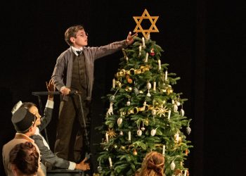 Yahudi Tiyatrocuların İyi Bir Arkadaşlığı Var