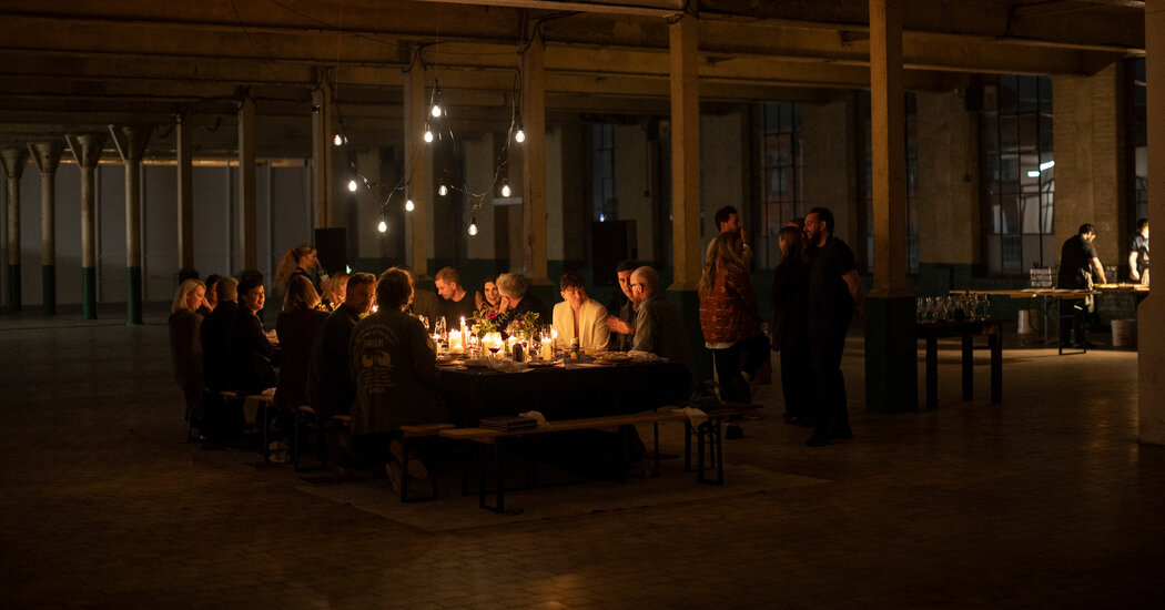 Belfast’ta Arka, Topluluk ve Pizza Kutlaması