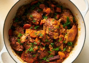 Bu Tavuk Her Tencerede Olmalı