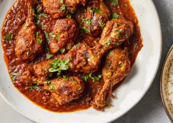 Kendini Tutmayan Köri Tavuk