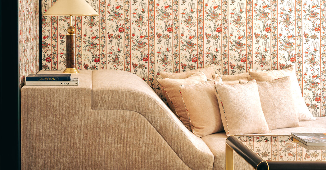 Paris’te Küçük Otel Olarak Ay Işığı Veren Bir Moda Mağazası