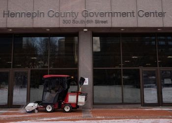 Kadın 1 Muayenede 4 Kanal Tedavisi, 8 Kaplama ve 20 Dolgu Yaptırdıktan Sonra Diş Hekimine Dava Açtı