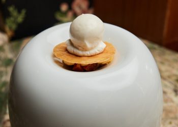 Tatlım Neden Bir Kaide Üzerinde?  Restoran Masasında 7 Yeni Stil.