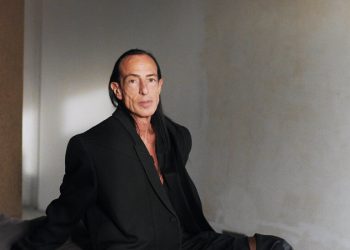 Bir Tasarımcı Başarılı ve Yıkıcı Olabilir mi?  Rick Owens Çizgide Yürüyor.