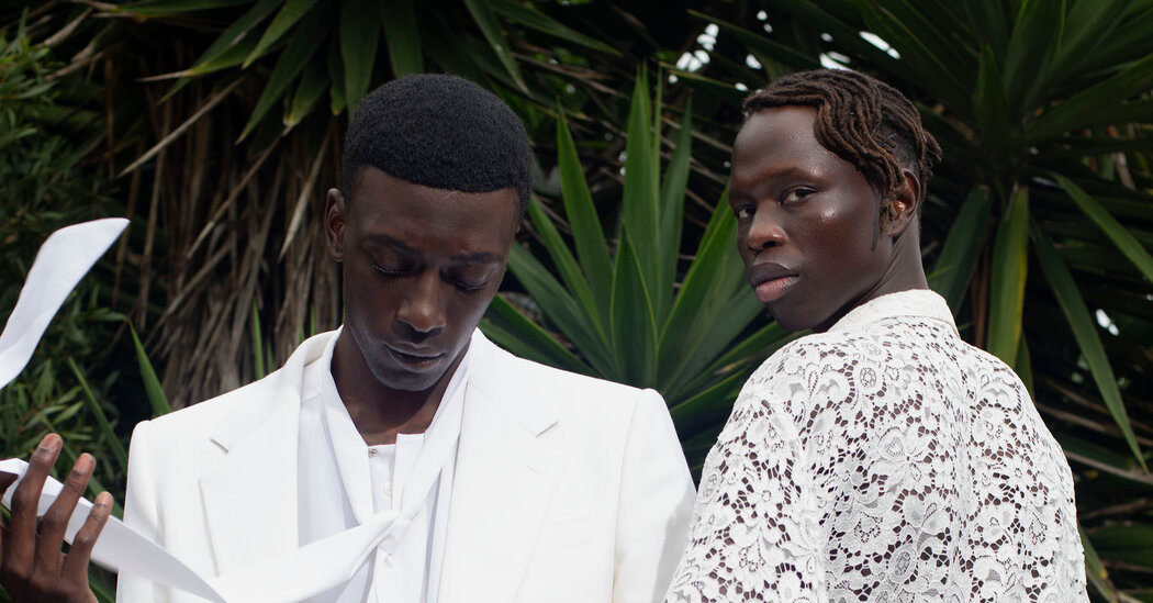 Bu Bahar Erkek Giyimde Canlı Beyaz Tonlar Geliyor