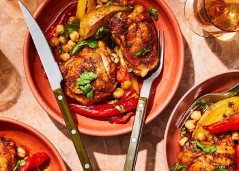 Bir Çizgi Romantizmli Bir Bir Sayfa TAVUK YEYI