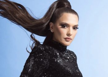 Demet Akalın’dan Özcan Deniz’e takviye paylaşımı