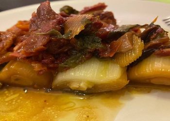 Küzin Şifa DePOSU: Ekşili Pırasa Yemeeks