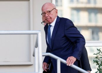 Murdoch arDIllIK MÜCADELESI HAKKINDA ALTI PAKET