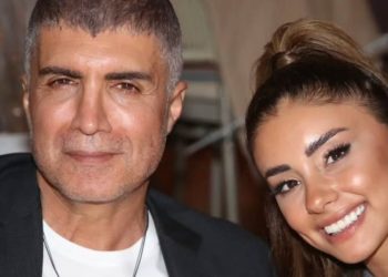 Özcan Deniz cephesi karıştı: Annesinin konutunu bastı