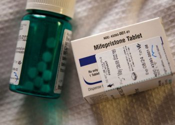 Teksas Hakimi Fines New York Doktoru ve Teksas’e Kürtaj Hapı Göndermeyi BiKAKMAINA EMREDIRIR