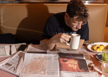 Yalnez yemek hakkesda ne düişorsunuz? DUYMAK ISTIYORUZ.