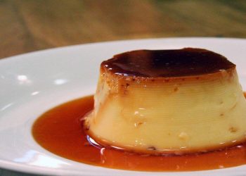 Yalnezca 4 Garç ile Şefler Taş Çekartacak Krem Karamel Tarifi!