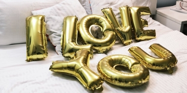 Beren-Saat-8220CapitaliZoo8221-ile-Surpriz-Yapti-Ingilizce-Sarkinin-Mesaji-Mercek-Altinda-featured