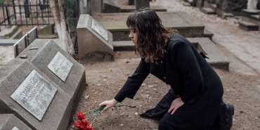 Ragip-Narin8217den-Taha-Duymaz8217in-Mezarina-Duygusal-Ziyaret-featured