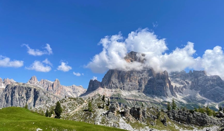 Hakan-Sabanci8217nin-Italya-Tatili-Yeni-Ask-Iddialarini-Alevlendirdi-featured