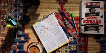 Melis-Isiten8217den-Samimi-Ask-Itirafi-8220Cok-Sipsevdiyim8221-featured