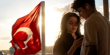 Pinar-Deniz-ve-Oglu-Kaan8217in-Benzerligi-Sosyal-Medyayi-Salladi-featured