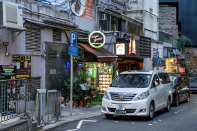 Selena-Gomez8217den-Benny-Blanco8217ya-Dogum-Gunu-Magazin-Dunyasi-Konusuyor-featured