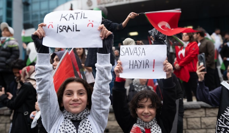 Baris-Alper-Yilmaz8217in-HES-Protestosu-Goruntuleri-Sosyal-Medyayi-Salladi-featured