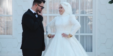 Murat-Ovuc8217ten-Stil-Degisikligi-Sahneye-Neden-Smokinle-Cikiyor-featured