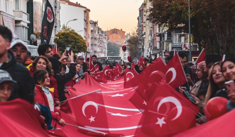 Tarkan8217dan-Milli-Takim-Marsina-Yesil-Isik-Surpriz-Yolda-mi-featured